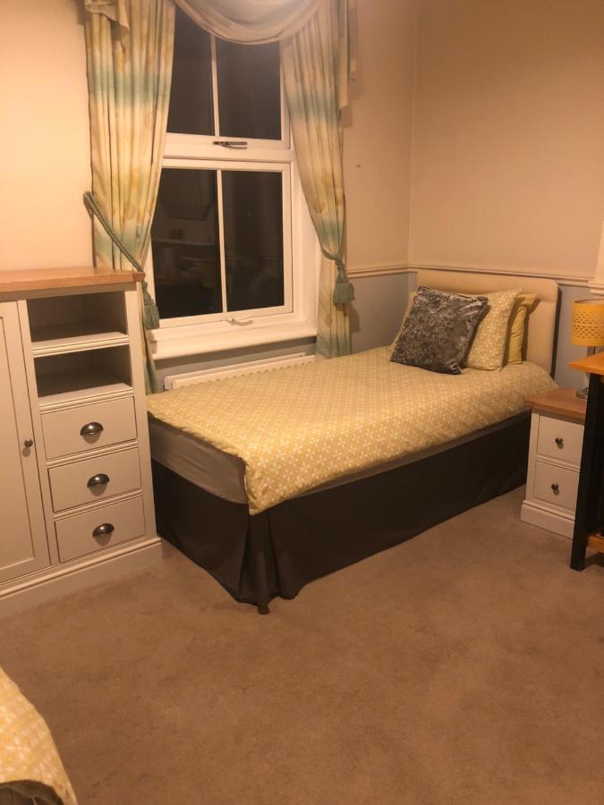 Netley Guest House 판버러 외부 사진